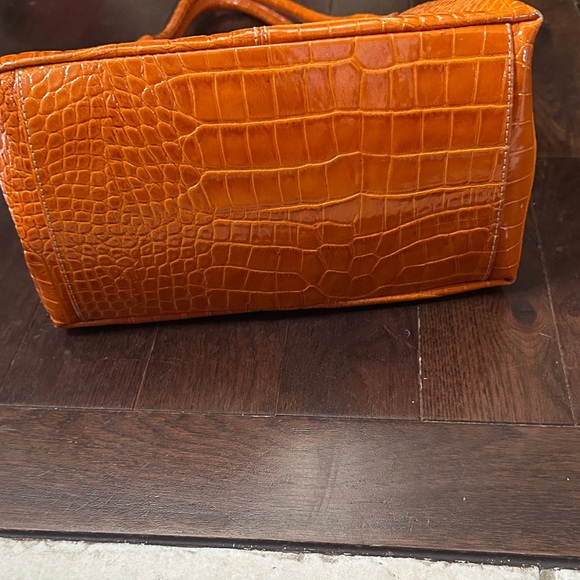 Vera Pelle Orange Crocodile-Embossed Shoulder Bag - Picture 5 of 5